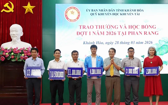Quỹ Khuyến học, khuyến tài Khánh Hòa trao hơn 700 suất thưởng và học bổng đợt I năm 2026