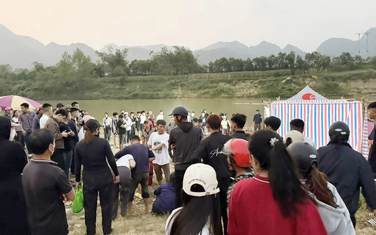 Tìm thấy thi thể người phụ nữ bỏ lại ô tô trên cầu nhảy sông