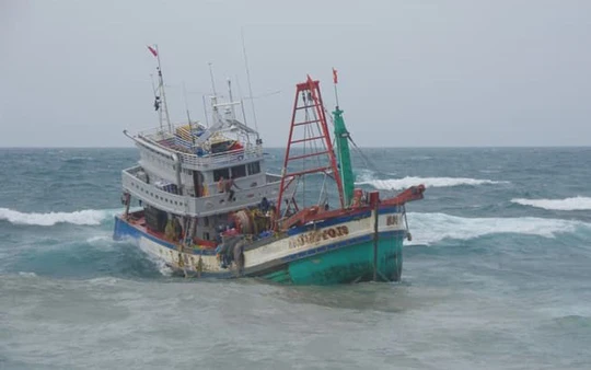 Hải Phòng cứu hộ thành công 11 người trên con tàu gặp nạn trên biển