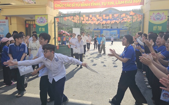 Thí sinh Hải Phòng hoàn thành môn thi Toán vào lớp 10