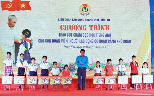 Tuyên dương 471 học sinh con công nhân viên chức, lao động "Học giỏi - Sống tốt" tại Đồng Nai