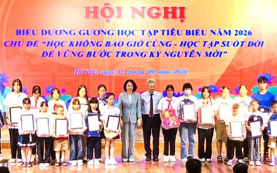 Hội Khuyến học Hà Nội tuyên dương 250 gương học tập tiêu biểu, lan tỏa tinh thần "Học không bao giờ cùng"