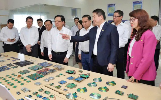 Phó Thủ tướng Chính phủ Hồ Quốc Dũng làm việc với Đại học Quốc gia Thành phố Hồ Chí Minh