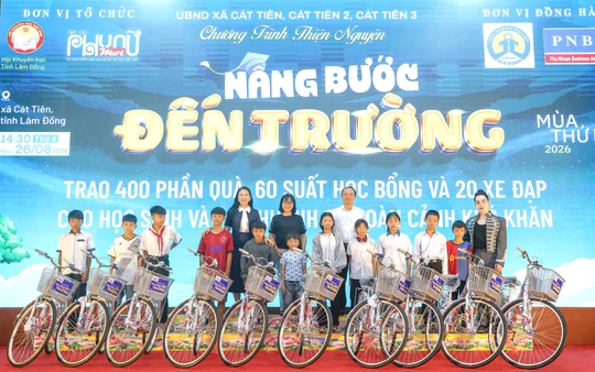 Hội Khuyến học Lâm Đồng phối hợp trao 414 triệu học bổng, quà tiếp sức học sinh đến trường