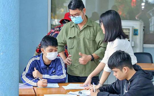Nuôi một sinh viên đại học: Đừng chỉ nhìn học phí, hãy tính cả bài toán 4 năm cùng gia đình