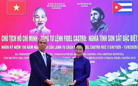 Chủ tịch Hồ Chí Minh và Tổng Tư lệnh Fidel Castro: Nghĩa tình son sắt đặc biệt