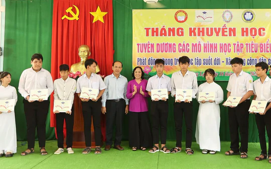 Thường Lạc (Đồng Tháp) phát động Tháng Khuyến học, tuyên dương các mô hình học tập tiêu biểu