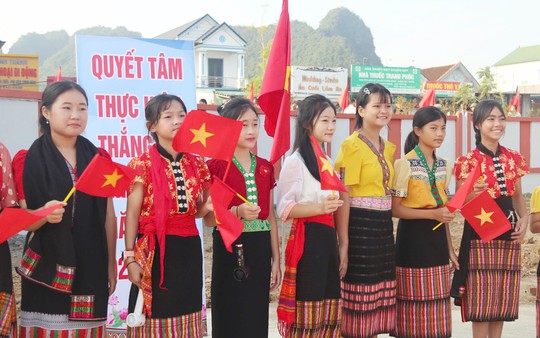 Niềm vui khai giảng năm học mới ở trường phổ thông liên cấp vùng biên giới Nghệ An
