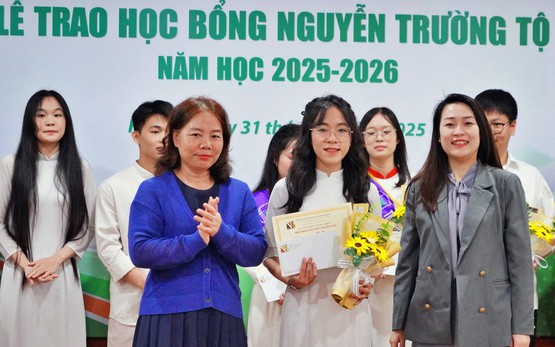 Quỹ Khuyến học Việt Nam và Quỹ VNHELP trao học bổng Nguyễn Trường Tộ cho sinh viên tiêu biểu