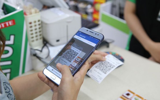 Thanh toán không dùng tiền mặt tăng, cần chú ý gì?