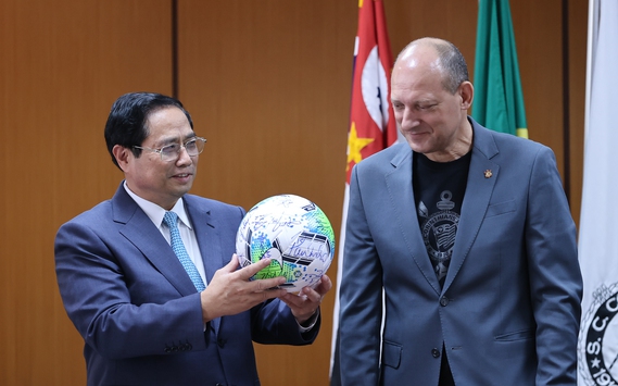 Thủ tướng đề nghị Brazil tăng cường các hoạt động hợp tác, hỗ trợ Việt Nam phát triển nền bóng đá