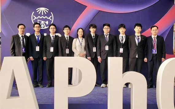 Cả 8 học sinh Việt Nam dự thi đều đoạt Huy chương Olympic Vật lý châu Á năm 2025