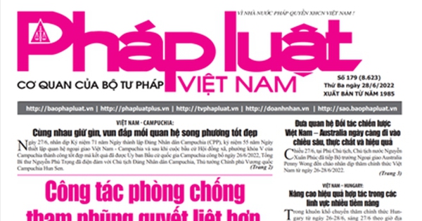 Thu thẻ nhà báo của Tổng Biên tập báo Pháp luật Việt Nam