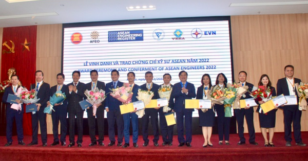 Trao chứng chỉ kỹ sư chuyên nghiệp ASEAN cho hơn 100 kỹ sư Việt Nam